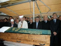 Bakan Gönül, Eski Belediye Başkanının Cenaze Namazına Katıldı