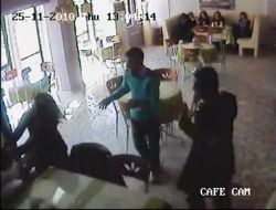 Kafeteryadaki Kız Öğrencilerin Kavgası Güvenlik Kamerasına Takıldı