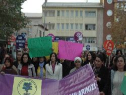 Tuncelili Kadınların Birahane Protestosuna Erkeklerden Destek