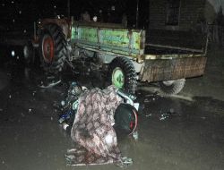 Traktöre Arkadan Çarpan Motosiklet Sürücüsü Öldü