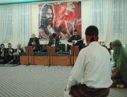 Cumhurbaşkanı Gül'ün Ardından Bakan Aydın Da Cemevini Ziyaret Etti