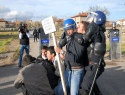 Çevik Kuvvet Polisinin Tatbikatı Gerçeğini Aratmadı