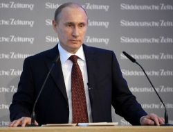 Kremlin'e Oturmak İçin Putin-Medvedev Rakip Olmayacak!