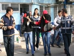 Adana'da Fuhuş Operasyonu: 2'si Erkek 15 Kişi Gözaltına Alındı
