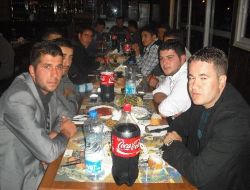 Ak Parti Gençlik Kolları Gençlere Yemek Verdi