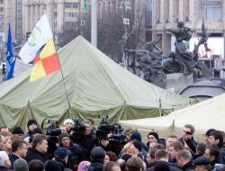 Ukrayna'da Cumhurbaşkan Ve Başbakan Hükümeti Protesto Eden Eylemcileri Ziyaret Etti