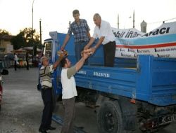İftara Yetişemeyenlere Mobil İftar Yetişiyor