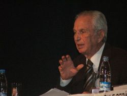 Şule Perinçek: Başörtüsü İçin Kur'an'a Baksak Ne Olur, Bakmasak Ne Olur?