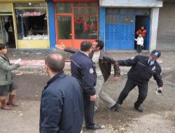 Üç Aile Arasındaki Kavgayı Polis Güçlükle Ayırdı
