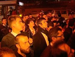 Otobüs Durağında Eylem