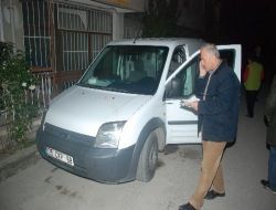 İzmir'de 2 Otomobil Kundaklandı