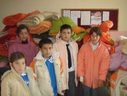 Kahramanmaraş Ticaret Borsası'ndan Öğrencilere Giysi Yardımı