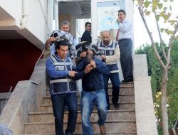 'DUR' İhtarına Uymayan Araçtan 5 Kilo 550 Gram Esrar Çıktı!