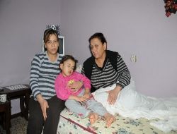 Yolda Yürürken Kafalarına Tabela Düştü: 2 Yaralı