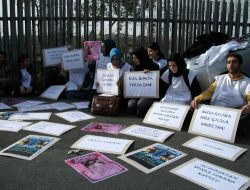 İçeride Sempozyum, Dışarıda 'Zam' Protestosu