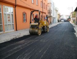Adapazarı Belediyesi Asfaltlama Çalışmalarını Sürdürüyor