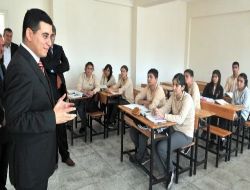 Kepez Belediye Başkanı Tütüncü, Öğrencilere Edebiyat Dersi Verdi