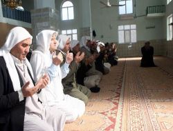 Mardin'de Cuma Namazı Sonrası Birçok Camide Yağmur Duası Yapıldı