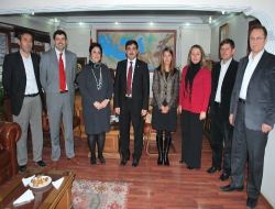 Abd Ankara Büyükelçiliği Yetkilisi Berna Keen, Ak Parti Eskişehir İl Başkanlığı'nı Ziyaret Etti