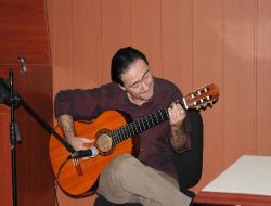 Kilis 7 Aralık Üniversitesi'nin Gitar Dinletisine Yoğun İlgi