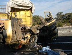 Kütahya'da Trafik Kazası: 2 Kişi Ağır Yaralandı