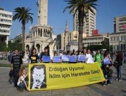 Greenpeace Üyeleri İklim Değişikliğine Dikkat Çekmek İçin Eylem Yaptı
