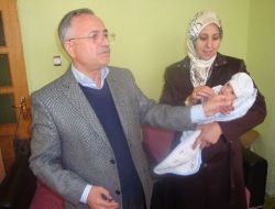 Afşin Belediyesi Bebeğine Yedi Uyurların İsmini Verene Altın Takıyor