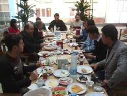 Çorum'da Gazeteciler Kahvaltıda Bir Araya Geldi