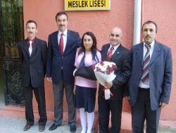 Dr. Erdoğan'dan Öğrencilere: Seçtiğiniz Meslekte En İyi Olmak İçin Çalışın