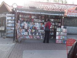 Ayvalık'ta 2 Bin 881 Adet Korsan Kitap Ele Geçirildi!