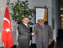 'tehdit Alıyorum' Diyen Belçikalı Meclis Başkanı, Türk Büyükelçi'den Yardım İstedi