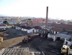 Mahalleli Rahatsız Eden Fabrika İçin Başkanı Göreve Davet Etti