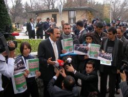 Chp Grup Toplantısına Katılmak İsteyen Öğrenci Grubuna Polis İzin Vermedi