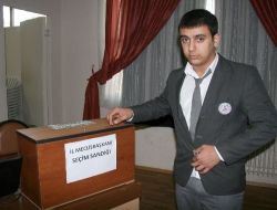 Öğrencilerin Meclis Seçimi Siyaseti Aratmadı
