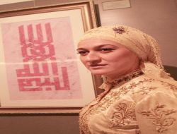 Besmele'nin 41 Hali Ebru Sanatıyla Buluştu