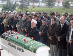 Asansöre Sıkışarak Ölen Avukatın Cenazesi Toprağa Verildi