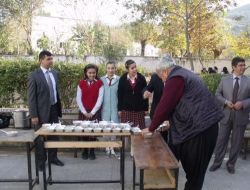 Düziçi Kız İmam Hatip Lisesi Aşure Dağıttı