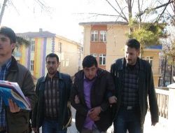 Evinde Bıçakla Ağır Yaraladığı Kadının Altınlarını Çalan Zanlı Tutuklandı