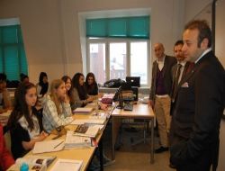 "500 Milyon Avrupalıyı Tek Başıma İkna Edemem" Diyen Bağış, Öğrencilerden Destek İstedi