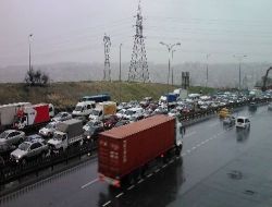 E5'te Trafik Felç