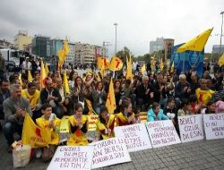 Pir Sultan Abdal Derneği'nden Zorunlu Din Dersi Protestosu