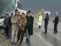 Otomobil, Yolcu Otobüsü İle Çarpıştı: 1 Ölü-1 Yaralı!