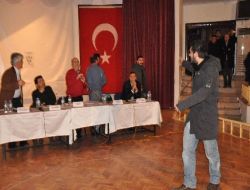 Barış Paneli'nde Yumurta Ve Yumruklar Havada Uçuştu