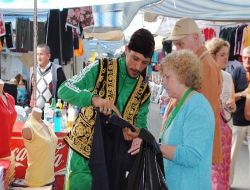 Pazarcı Esnafı Umudunu Yılbaşı Tatiline Bağladı