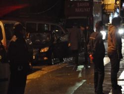 Lüks Otomobilde 1'i Kadın 2 Kişi Silahla Vurulmuş Olarak Bulundu