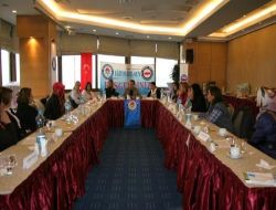 Eğitim-bir-sen İzmir Şube Kadın Çalışma Grubu Öğretmenleri Dinledi