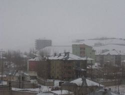 Yüksekova Beyaza Büründü