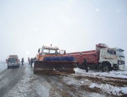 Kar Yağışı ve Tipi Nedeniyle Muş-kulp Karayolu Ulaşıma Kapandı