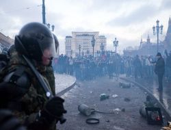 Moskova'da Kanlı Gösteri: Holiganları Irkçı Gruplar Provoke Etmiş!