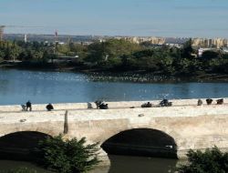 Her Yerde Kar Adana'da Güneş Var